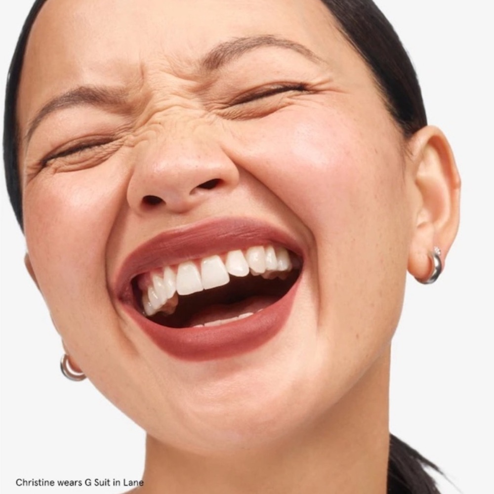 Glossier G Suit Soft Touch Lip Creme - Picture 4 of 16
